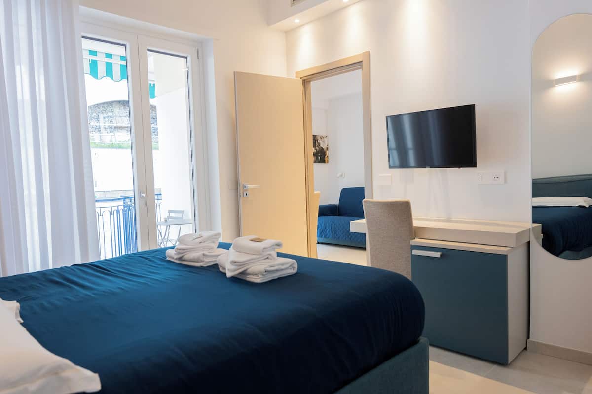 Chambre Quadruple Familiale | 1 chambre, literie hypoallergénique, bureau, Wi-Fi gratuit