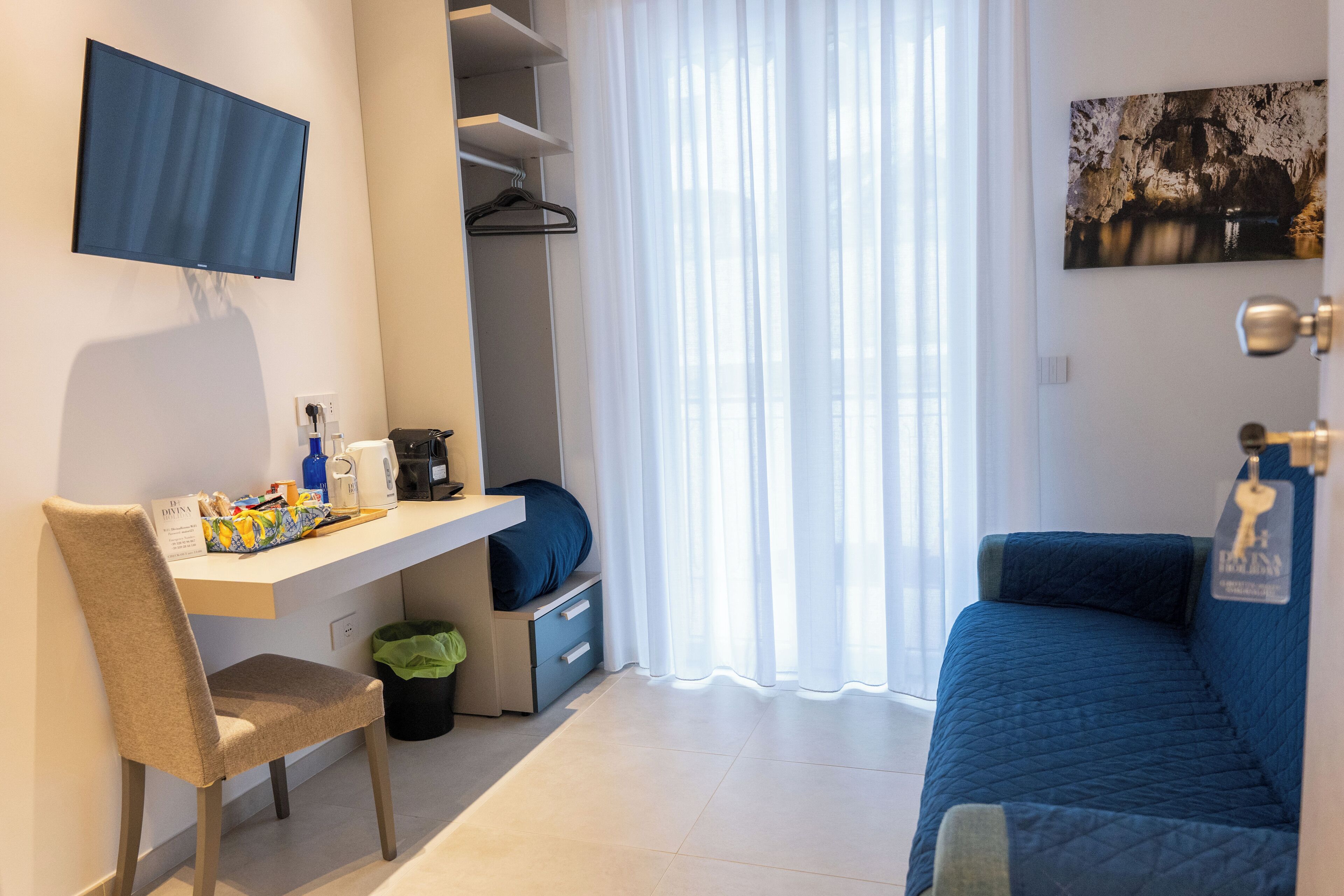 Family Quadruple Room | Hypo-allergenic bedding, desk, free WiFi