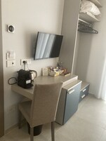 Ropa de cama hipoalergénica, escritorio y wifi gratis 