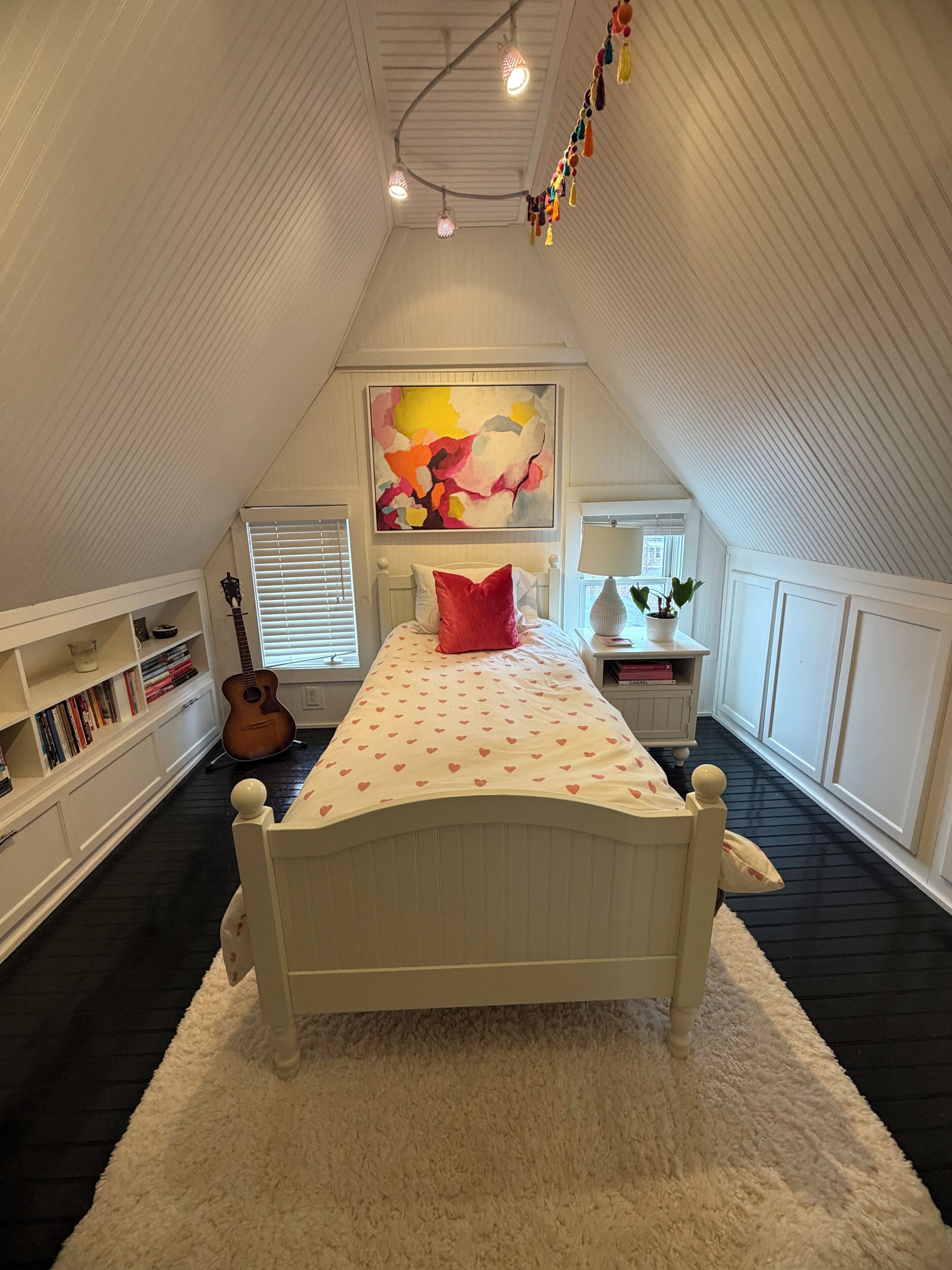 5 bedrooms, desk, iron/ironing board, free WiFi