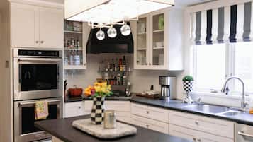 Refrigerador, horno, placa de cocina, lavavajillas