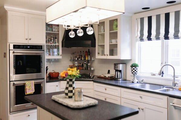 Refrigerador, horno, placa de cocina, lavavajillas