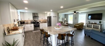 The Yellowfin Inn- Down East Vacation Home with Sound Side Views