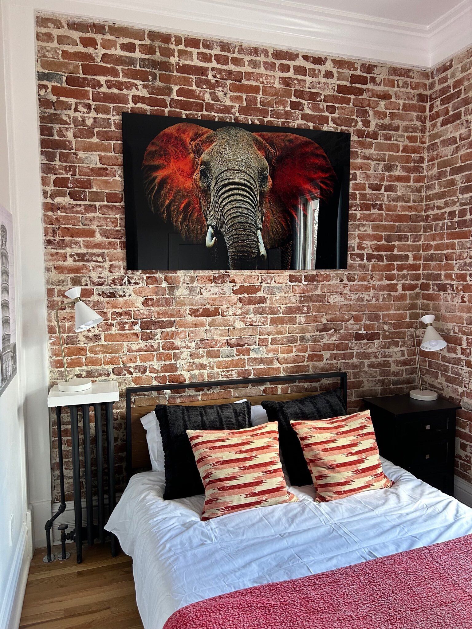 1 bedroom, desk, WiFi, bed sheets