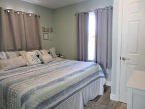 2 bedrooms, iron/ironing board, WiFi