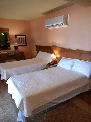 Iron/ironing board, bed sheets
