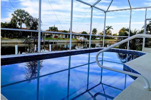 Punta Gorda Home w/ Lanai < 1 Mi to Downtown!