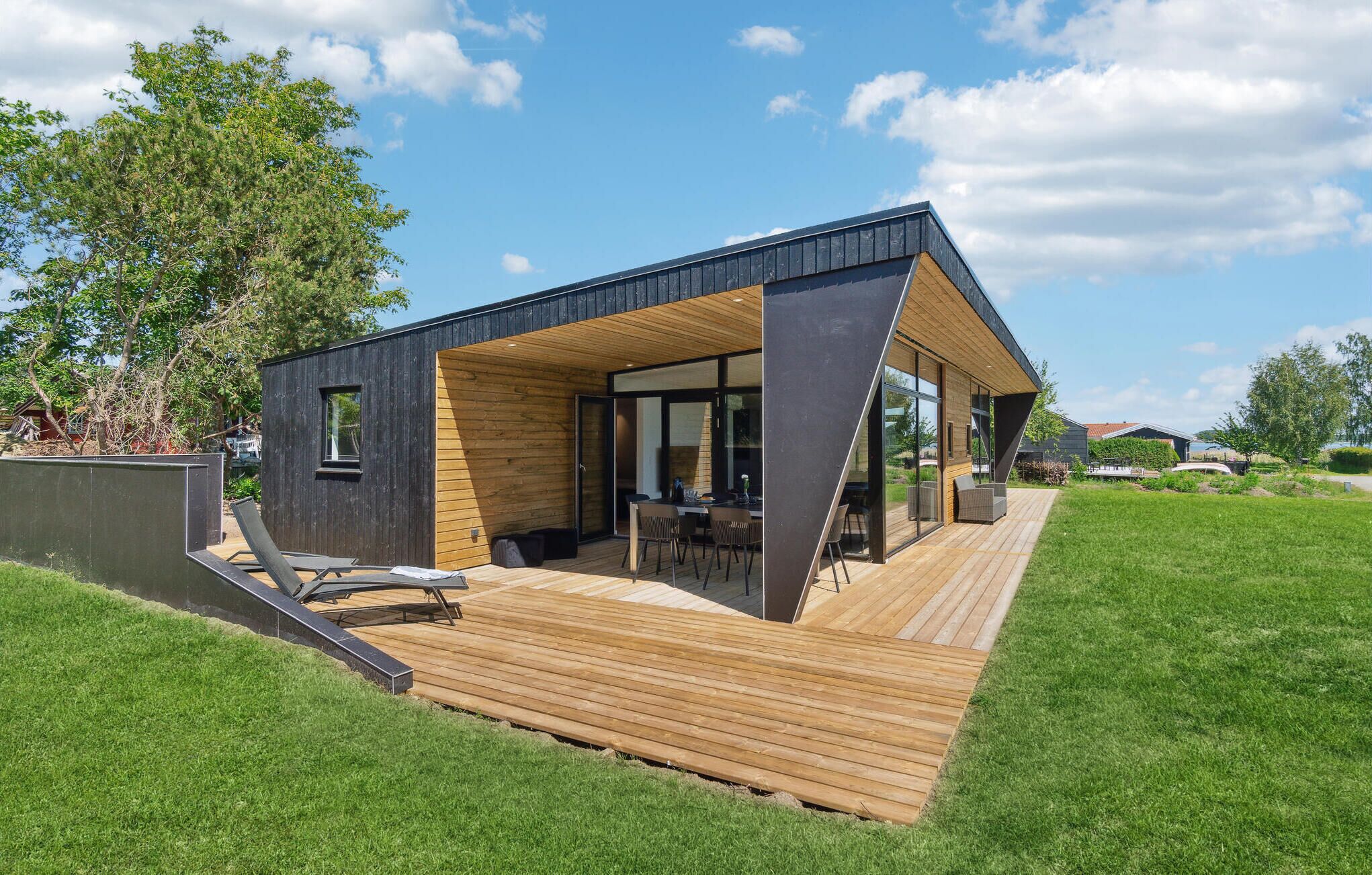 المنشأة من الخارج