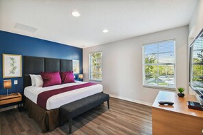 2 bedrooms, WiFi, bed sheets - 2BR Townhome + Private Pool (Kissimmee)