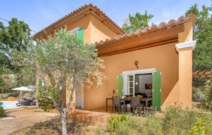 Outdoor dining - Gorgeous home in Callian (Callian)