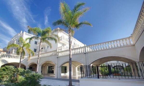 Exterior - One Bedroom Apartment (GALLIPOLI)