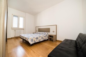 1 室のベッドルーム、WiFi