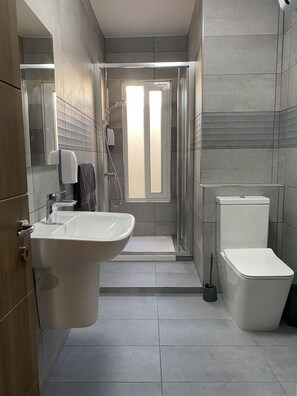 Kostenlose Toilettenartikel, Haartrockner