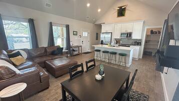 Smart TV, books, stereo