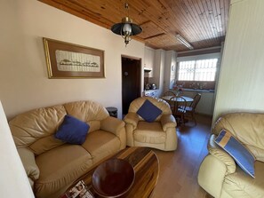 Smart-TV, DVD-Player, Stereoanlage