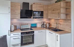 Kühlschrank, Herdplatte, Geschirrspüler