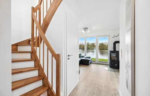 2 bedroom gorgeous home in Tossens