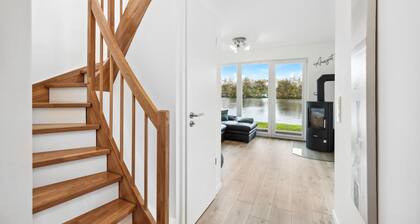 2 bedroom gorgeous home in Tossens