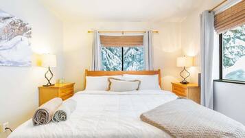 2 bedrooms, desk, iron/ironing board, travel crib