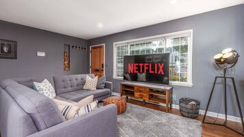 TV, lareira, escritórios