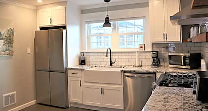 Spacious 2 BR Near Buffalo/Niagara Falls
