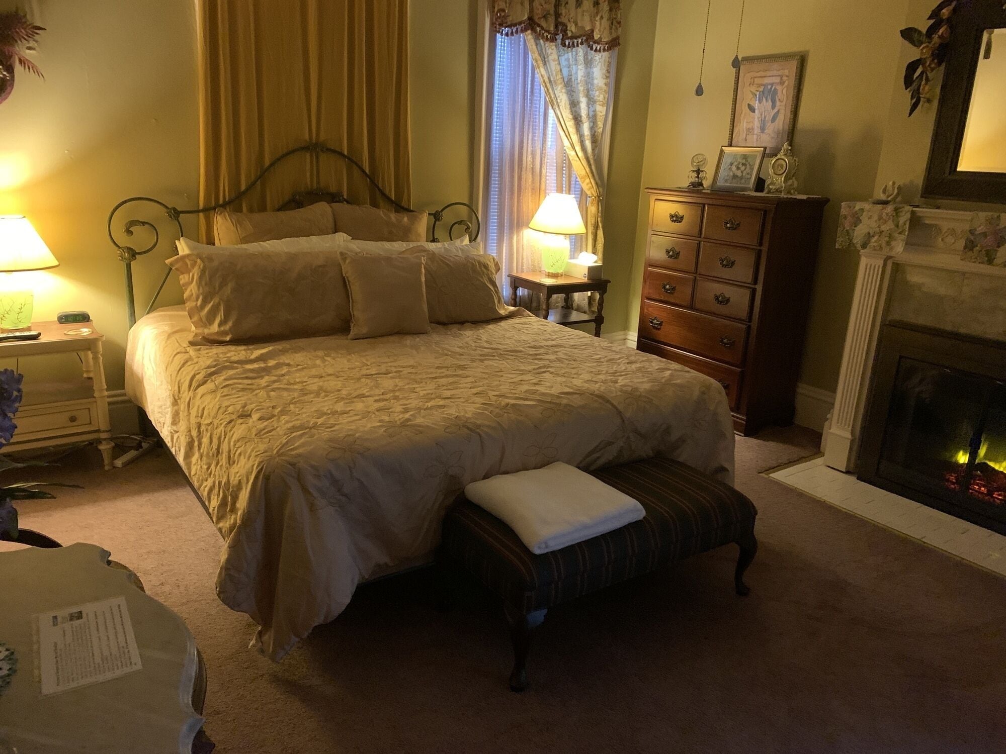 4 Schlafzimmer, Schreibtisch, Bügeleisen/Bügelbrett, kostenloses WLAN