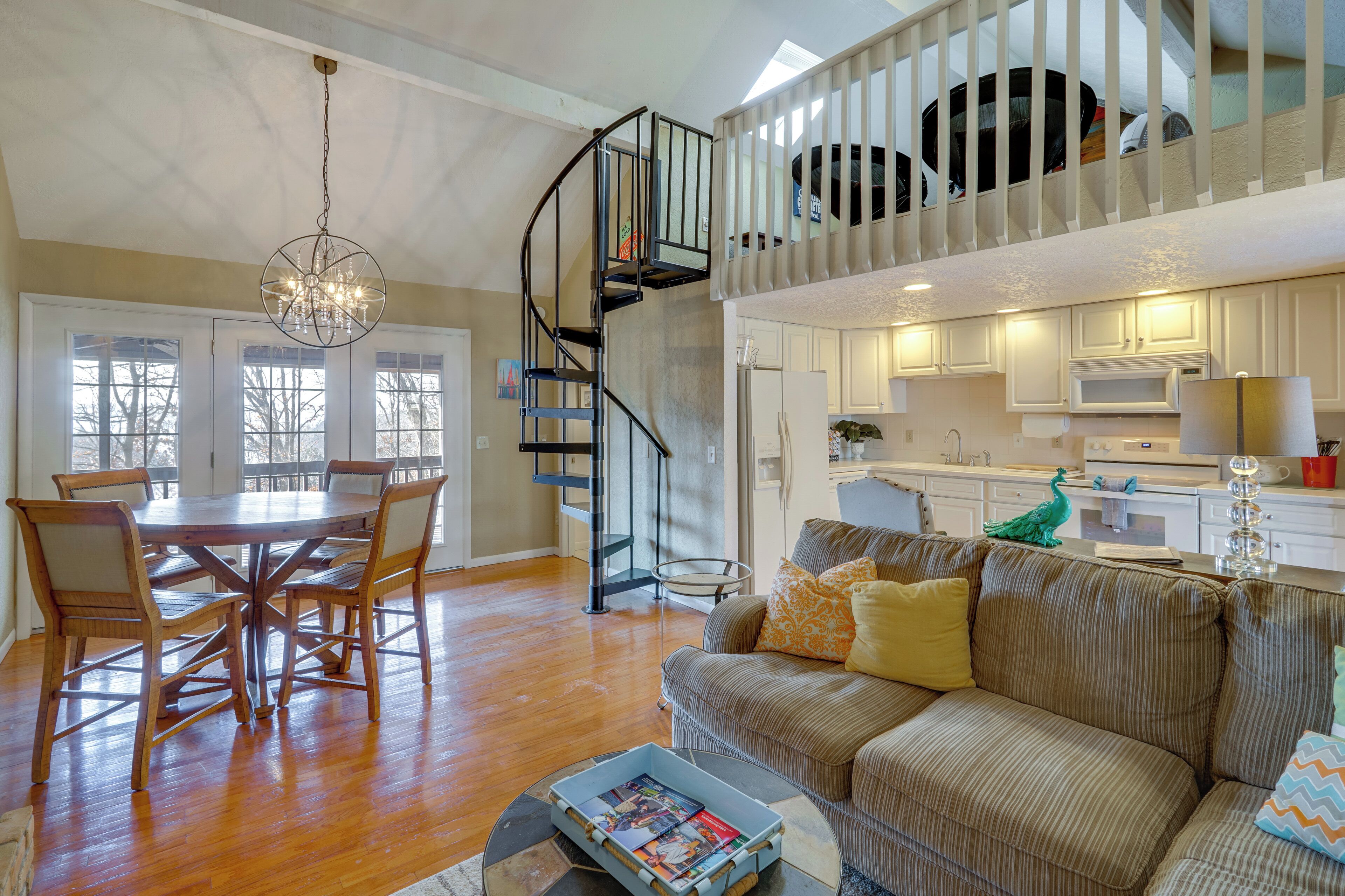 Osage Beach Vacation Rental | 2BR + Loft | 3BA | 1,280 Sq Ft