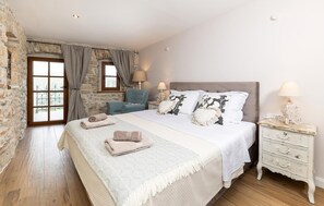 5 Schlafzimmer, Bügeleisen/Bügelbrett, Reisekinderbett, kostenloses WLAN