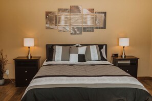 3 Schlafzimmer, Schreibtisch, Bügeleisen/Bügelbrett, kostenloses WLAN