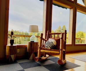 Interior - Modern Chalet with Lake Views in Marina Area (Mossyrock)