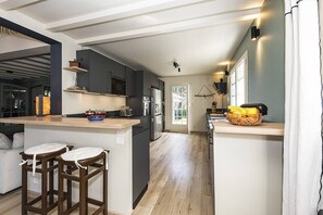 Frigorifero, microonde, forno, lavastoviglie