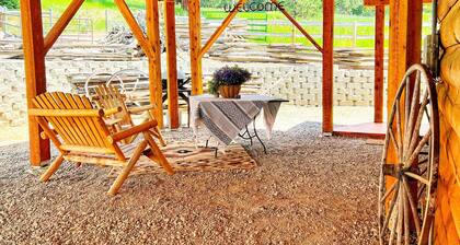 Horse Creek Ranch Luxurious Western Bunkhouse/Cabin