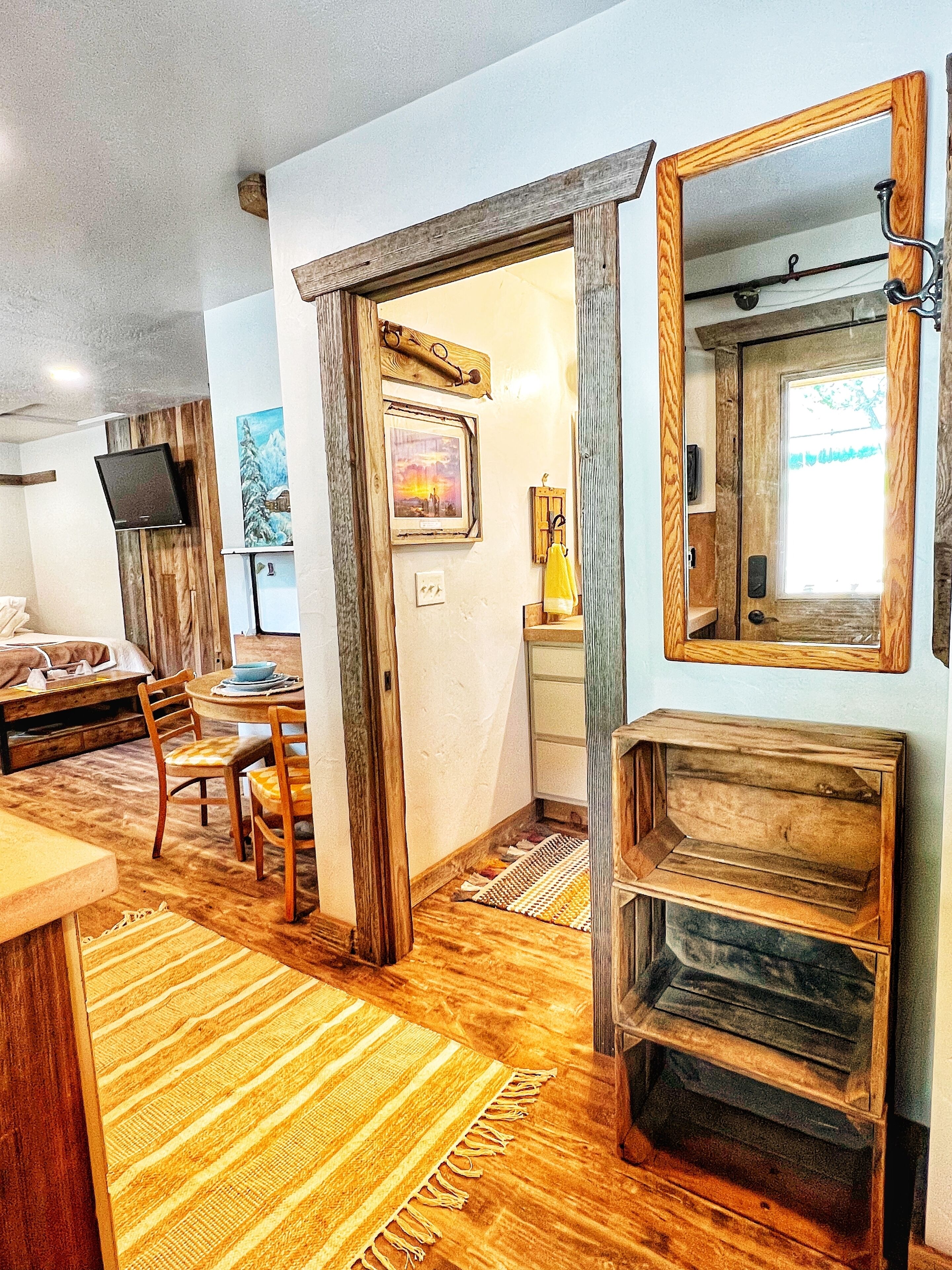 1 chambre, bureau, fer et planche à repasser, Wi-Fi gratuit