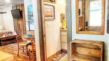 1 chambre, bureau, fer et planche Ă repasser, Wi-Fi gratuit