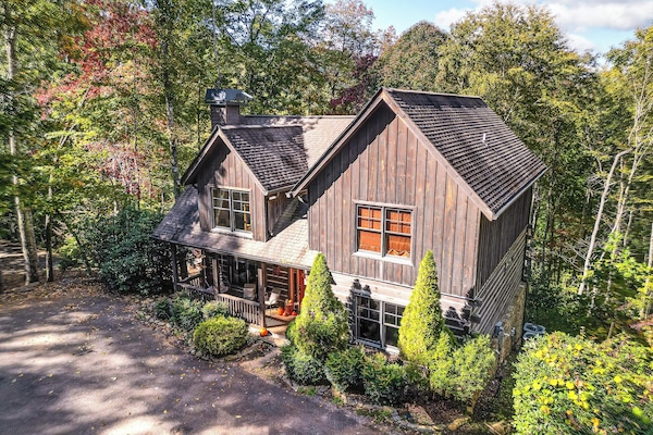 Franklin Vacation Rental | 4BR | 3BA | 3,300 Sq Ft | 3 Steps Required