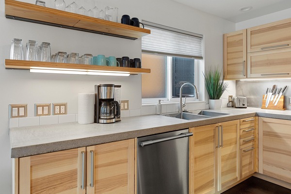 Frigorífic, microones, forn i placa de cuina