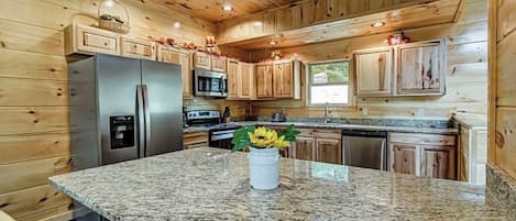 Tostadora, licuadora y utensilios de cocina