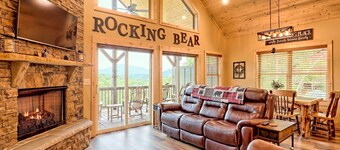 Stunning Views, Hot Tub, Pool Table & so much more!