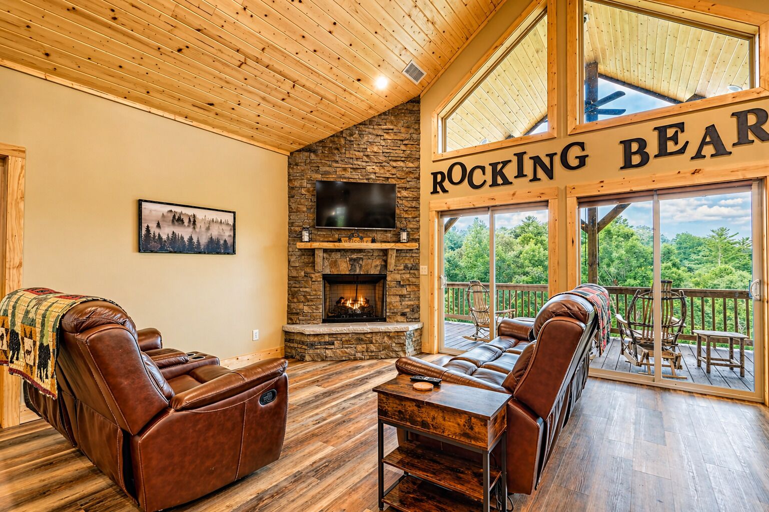 Smart TV, fireplace