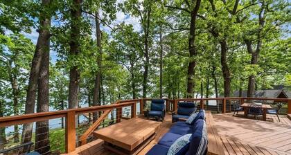 Lakefront Cottage with 25% Early Booking Discount!