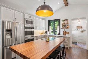 Private kitchen - Lakefront Cottage with 25% Early Booking Discount! (Pittsburg)