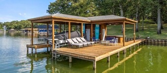 Lakefront Cottage with 25% Early Booking Discount!