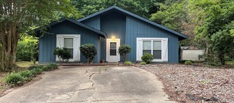 Vibrant and Quiet Family Retreat