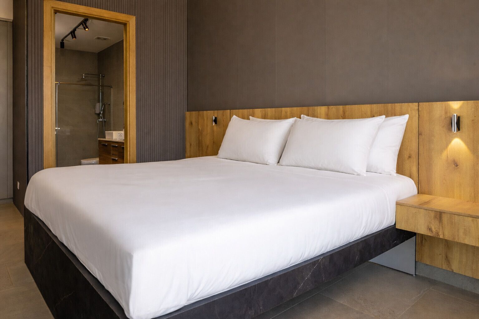 3 chambres, fer et planche à repasser, Wi-Fi gratuit, draps fournis