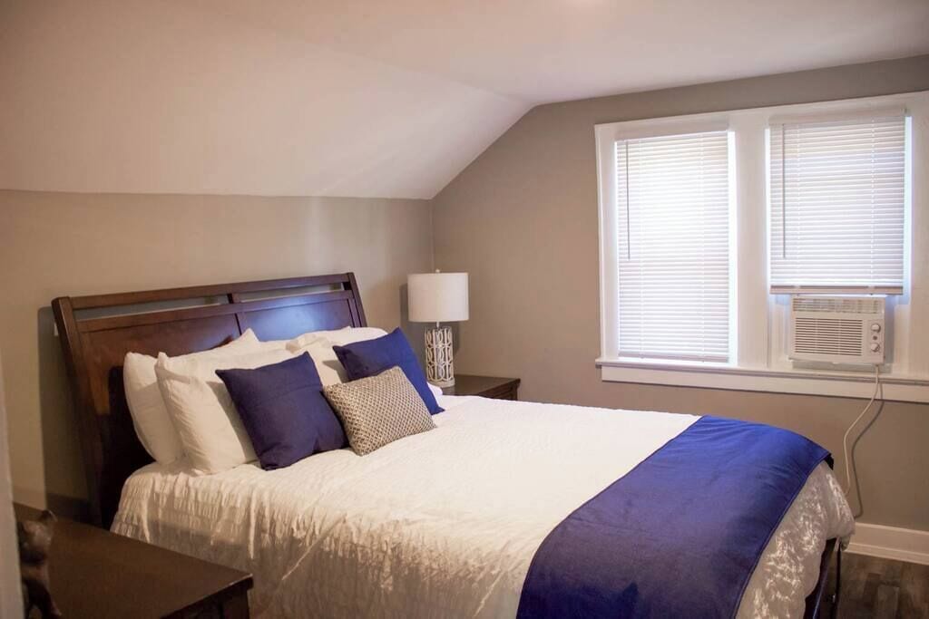 2 bedrooms, iron/ironing board, travel cot, WiFi