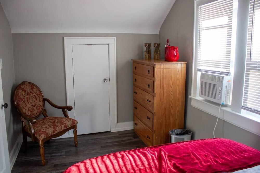 Convenient Cozy Home Dog & Family Friendly Akron FeWodirekt