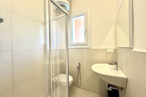 Shower - Appartamento Villa Fronte Mare 6 - Carraro Immobiliare Jesolo (Lido di Jesolo)