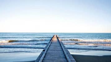 Una spiaggia nelle vicinanze