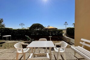 Unclassified image, 5 of 13, button