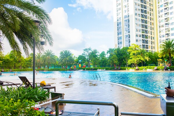 Outdoor pool, a heated pool